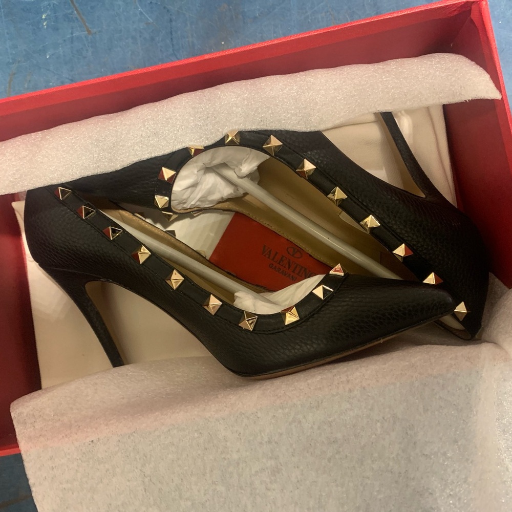 Women's leather dress shoes Valentino Garavani